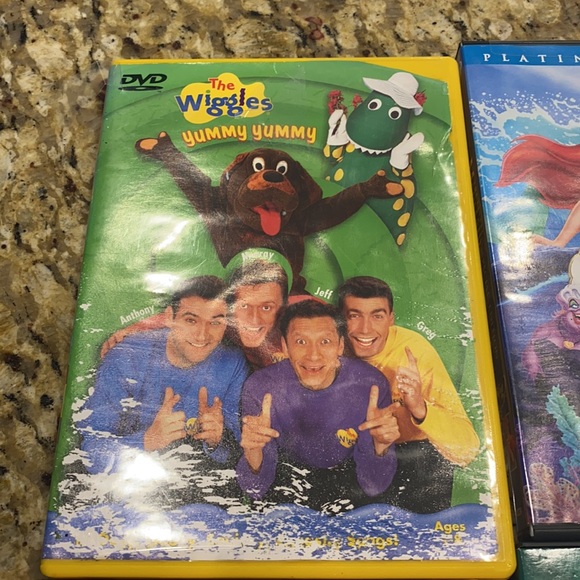 Set of 12 Children’s  DVD Movies! - Picture 12 of 14